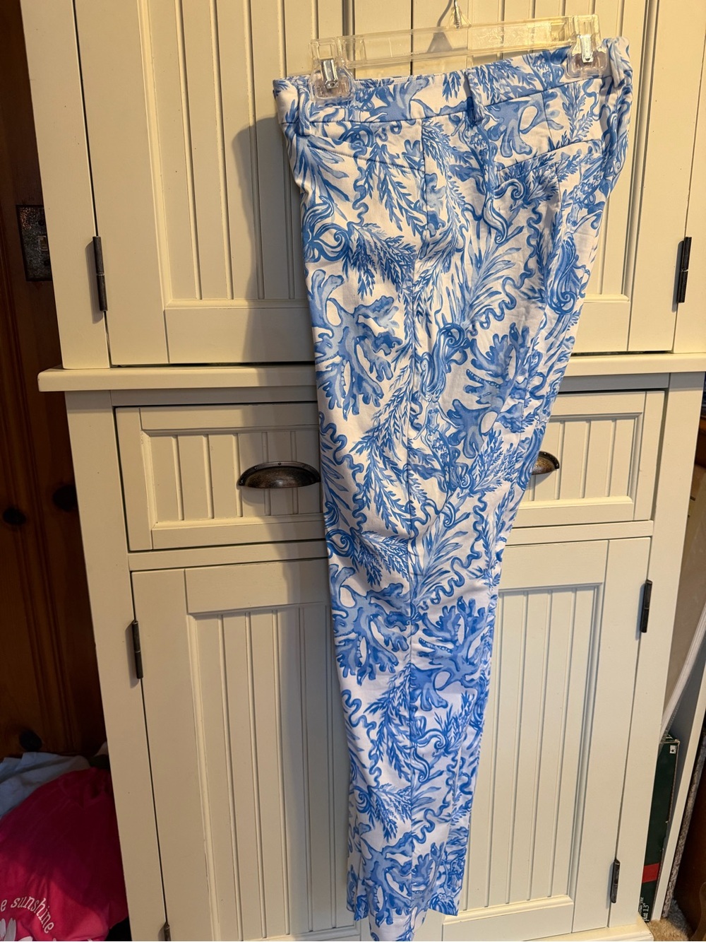 Lilly Pulitzer White Pants with Blue Botanical Print